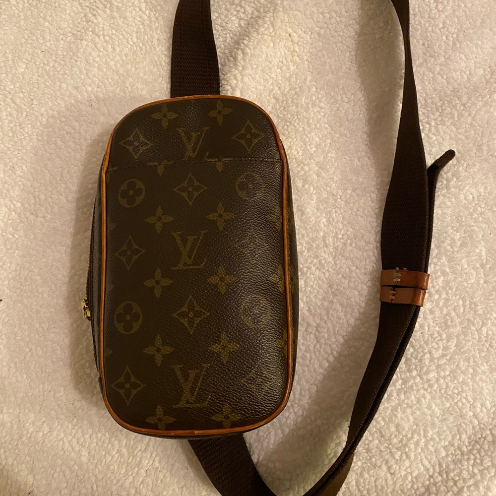 🧨SOLD🧨 Louis Vuitton Pochette Ganju
